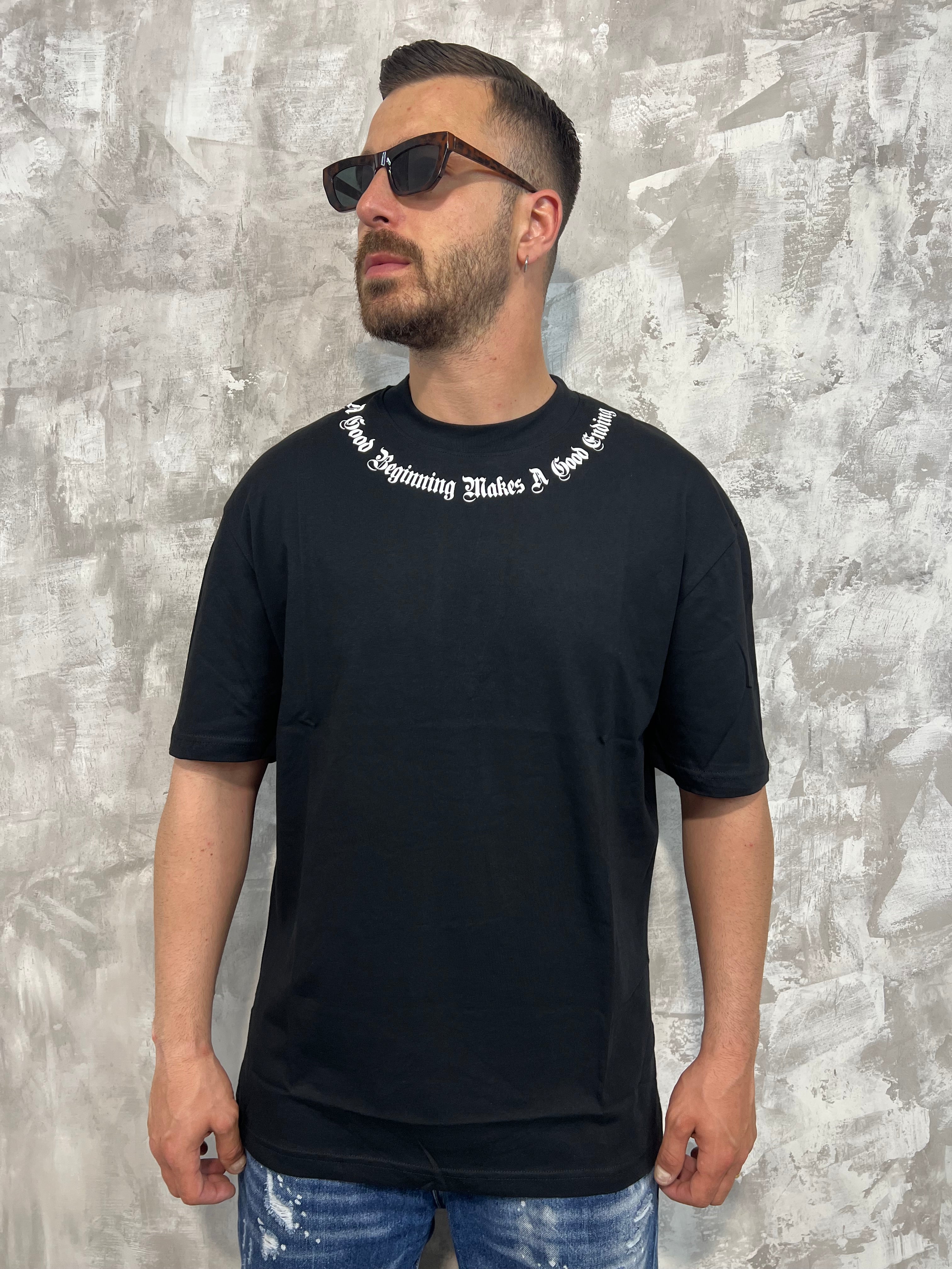 T-Shirt Black Scritta Collo